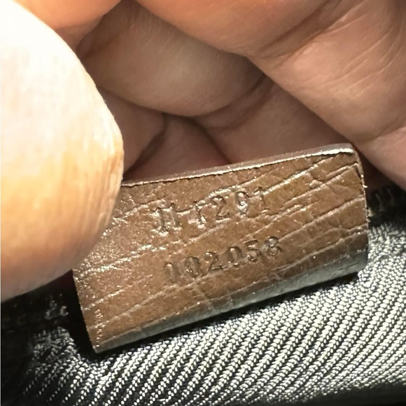 Gucci Rolling Luggage and crossbody bag set - Picture 11 of 13